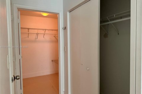 Condominio en venta en Miami, Florida, 2 dormitorios, 108.88 m2 № 1936530 - foto 16