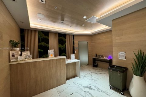 Condo in Miami, Florida, 2 bedrooms № 1936530 - photo 11