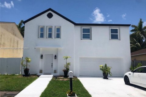 Casa en Homestead, Florida 4 dormitorios, 198.44 m2 № 2013464