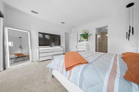 House in San Antonio, Florida 6 bedrooms, 318.84 sq.m. № 1628194 - photo 25