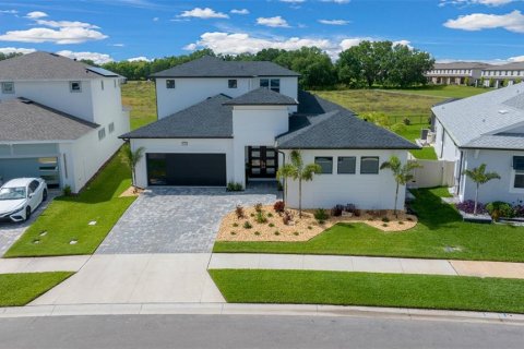 House in San Antonio, Florida 6 bedrooms, 318.84 sq.m. № 1628194 - photo 5