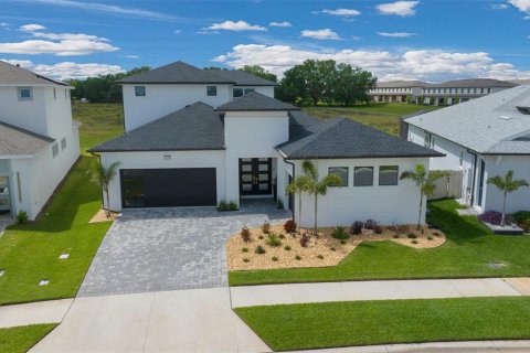 House in San Antonio, Florida 6 bedrooms, 318.84 sq.m. № 1628194 - photo 4