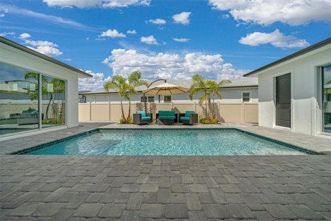 House in San Antonio, Florida 6 bedrooms, 318.84 sq.m. № 1628194 - photo 17