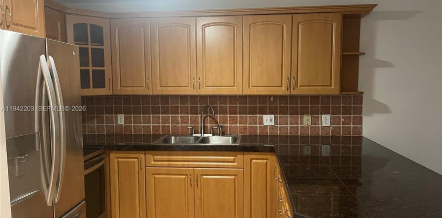 Таунхаус в Майами, Флорида 2 спальни, 111.48м2 № 1999918