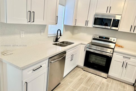 Casa en alquiler en Pompano Beach, Florida, 3 dormitorios, 104.33 m2 № 2051624 - foto 3