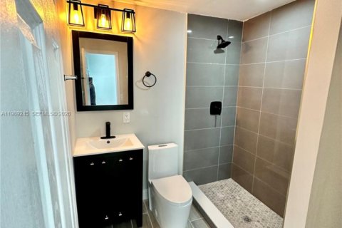 Casa en alquiler en Pompano Beach, Florida, 3 dormitorios, 104.33 m2 № 2051624 - foto 9