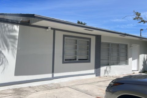 Villa ou maison à Pompano Beach, Floride 3 chambres, 104.33 m2 № 2051624