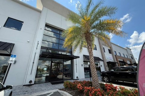 Commercial property in Ocoee, Florida 61.97 sq.m. № 1906132 - photo 1