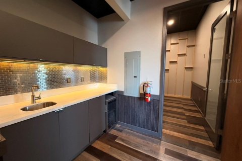 Propiedad comercial en alquiler en Ocoee, Florida, 61.97 m2 № 1906132 - foto 7