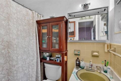 House in Miami, Florida 3 bedrooms, 153.01 sq.m. № 2179504 - photo 19