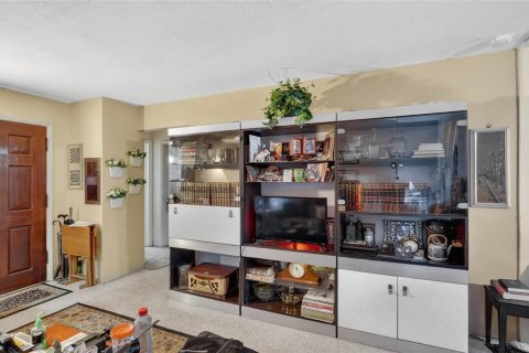 House in Miami, Florida 3 bedrooms, 153.01 sq.m. № 2179504 - photo 8