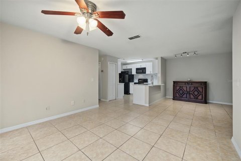 Copropriété à vendre à Orlando, Floride: 4 chambres, 122.91 m2 № 2131975 - photo 29