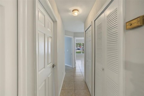 Copropriété à vendre à Orlando, Floride: 4 chambres, 122.91 m2 № 2131975 - photo 17