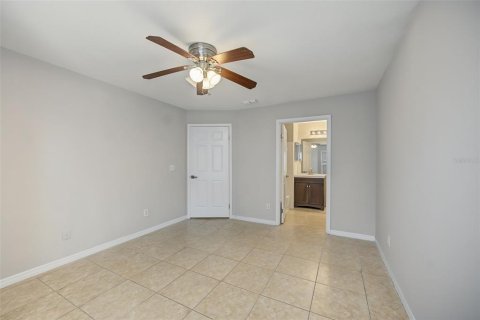 Copropriété à vendre à Orlando, Floride: 4 chambres, 122.91 m2 № 2131975 - photo 13