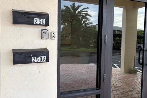 Condo in Dunedin, Florida, 2 bedrooms  № 2280174 - photo 4