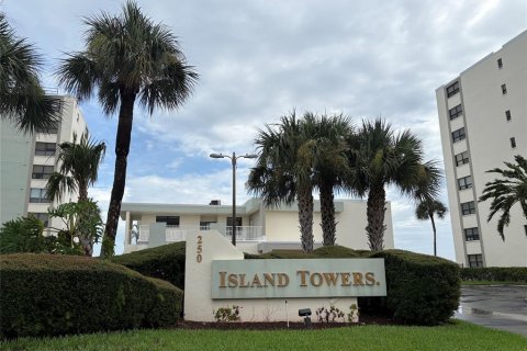 Condo in Dunedin, Florida, 2 bedrooms  № 2280174 - photo 2