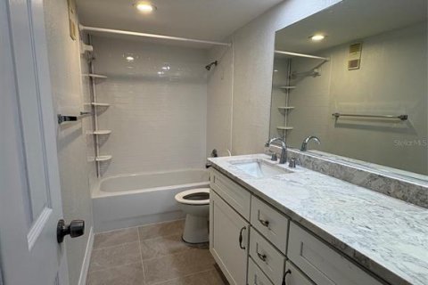 Condo in Dunedin, Florida, 2 bedrooms  № 2280174 - photo 25