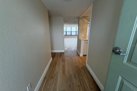 Condo in Dunedin, Florida, 2 bedrooms  № 2280174 - photo 8