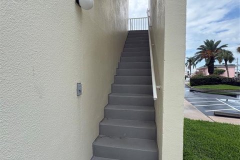Condo in Dunedin, Florida, 2 bedrooms  № 2280174 - photo 5