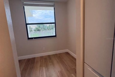 Condo in Dunedin, Florida, 2 bedrooms  № 2280174 - photo 12