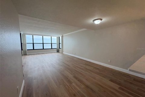 Condo in Dunedin, Florida, 2 bedrooms  № 2280174 - photo 16