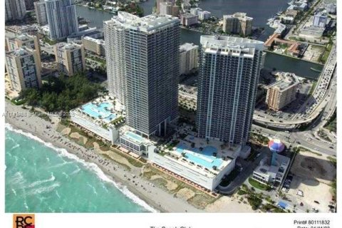 Купить кондоминиум в Халландейл-Бич, Флорида 2 спальни, 135.45м2, № 1490745 - фото 28