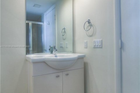 Купить кондоминиум в Халландейл-Бич, Флорида 2 спальни, 135.45м2, № 1490745 - фото 10