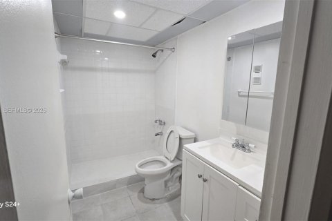 Condominio en venta en Hialeah Gardens, Florida, 2 dormitorios, 89.19 m2 № 2090332 - foto 18