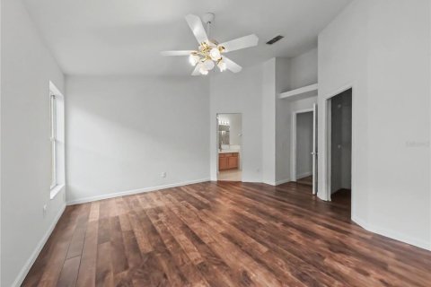 House in Orlando, Florida 4 bedrooms, 180.42 sq.m. № 2231551 - photo 17