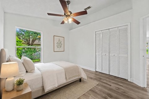 House in Orlando, Florida 4 bedrooms, 180.42 sq.m. № 2231551 - photo 23