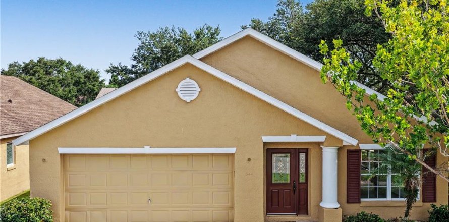 House in Orlando, Florida 4 bedrooms, 180.42 sq.m. № 2231551