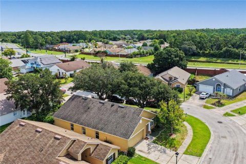 House in Orlando, Florida 4 bedrooms, 180.42 sq.m. № 2231551 - photo 30