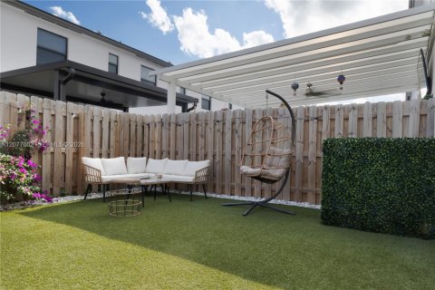 Adosado en venta en Homestead, Florida, 3 dormitorios, 157.47 m2 № 2320317 - foto 27