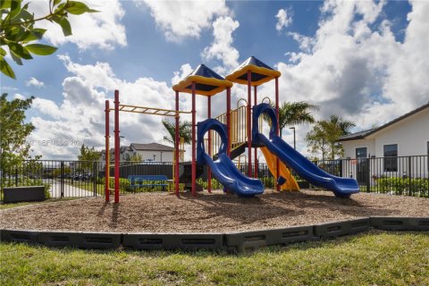 Adosado en venta en Homestead, Florida, 3 dormitorios, 157.47 m2 № 2320317 - foto 7