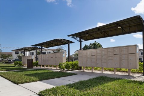 Adosado en venta en Homestead, Florida, 3 dormitorios, 157.47 m2 № 2320317 - foto 8
