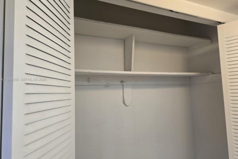 Condominio en venta en Sunrise, Florida, 2 dormitorios, 78.97 m2 № 2048602 - foto 14