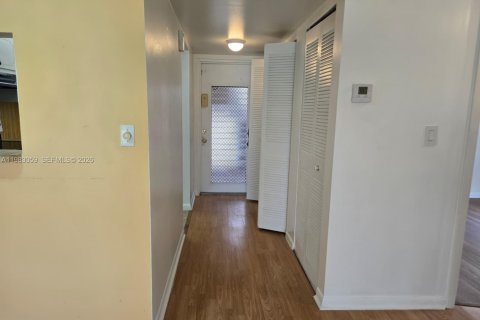 Condominio en venta en Sunrise, Florida, 2 dormitorios, 78.97 m2 № 2048602 - foto 13