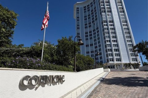 Купить кондоминиум в Ривьера-Бич, Флорида 3 спальни, 261.98м2, № 1965831 - фото 1