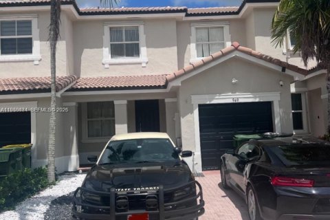 House in Homestead, Florida 3 bedrooms, 135.27 sq.m. № 2007631 - photo 3