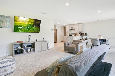 House in Tavares, Florida 3 bedrooms, 130.81 sq.m. № 1754779 - photo 4
