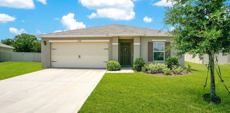 House in Tavares, Florida 3 bedrooms, 130.81 sq.m. № 1754779