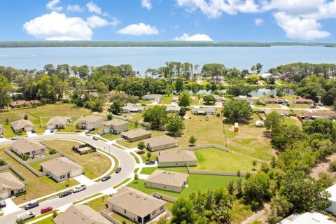 House in Tavares, Florida 3 bedrooms, 130.81 sq.m. № 1754779 - photo 25
