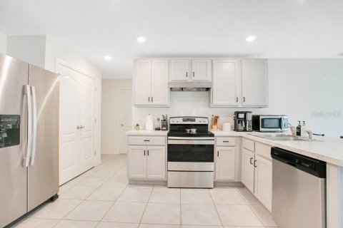 House in Tavares, Florida 3 bedrooms, 130.81 sq.m. № 1754779 - photo 10