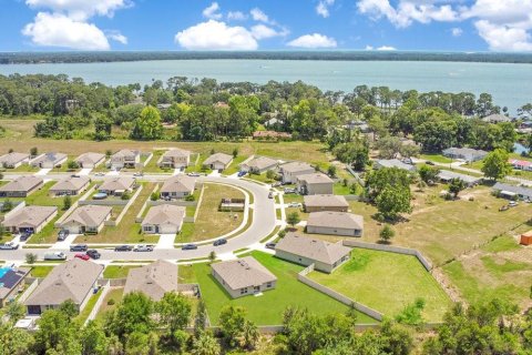 House in Tavares, Florida 3 bedrooms, 130.81 sq.m. № 1754779 - photo 26