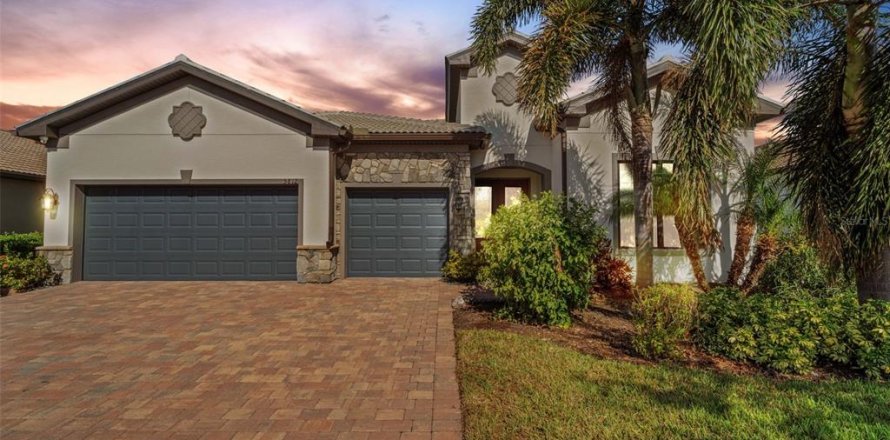 House in Sarasota, Florida 3 bedrooms, 265.42 sq.m. № 1875771