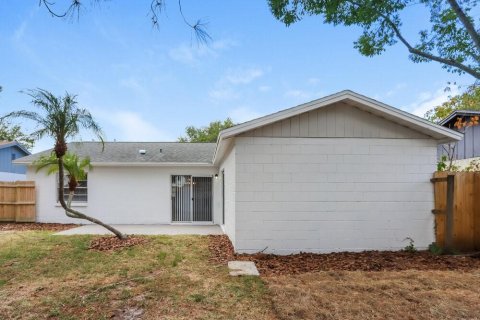 House in Brandon, Florida 3 bedrooms, 107.49 sq.m. № 2396348 - photo 15