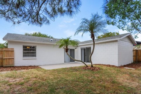 House in Brandon, Florida 3 bedrooms, 107.49 sq.m. № 2396348 - photo 16