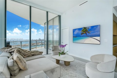 Condominio en venta en Miami Beach, Florida, 4 dormitorios, 295.99 m2 № 2077266 - foto 2