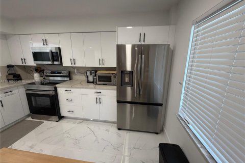 Condominio en alquiler en Delray Beach, Florida, 2 dormitorios, 114.27 m2 № 1973336 - foto 16