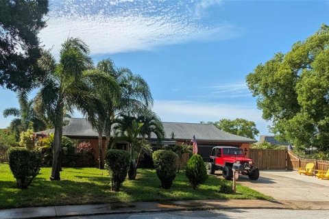 House in New Port Richey, Florida 2 bedrooms, 124.67 sq.m. № 2231435 - photo 5